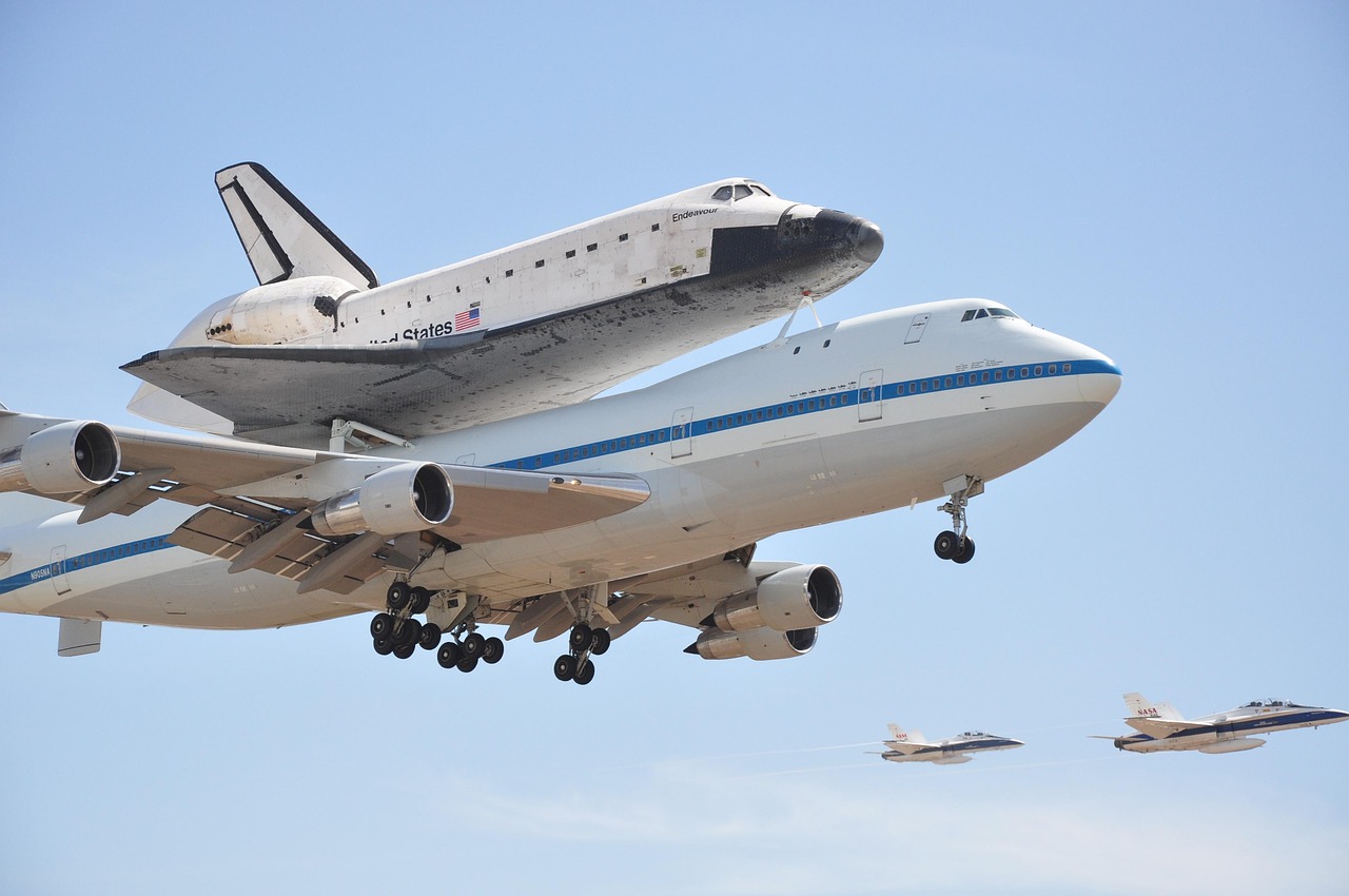 探索航空技術(shù)革新，最新飛機(jī)與未來展望